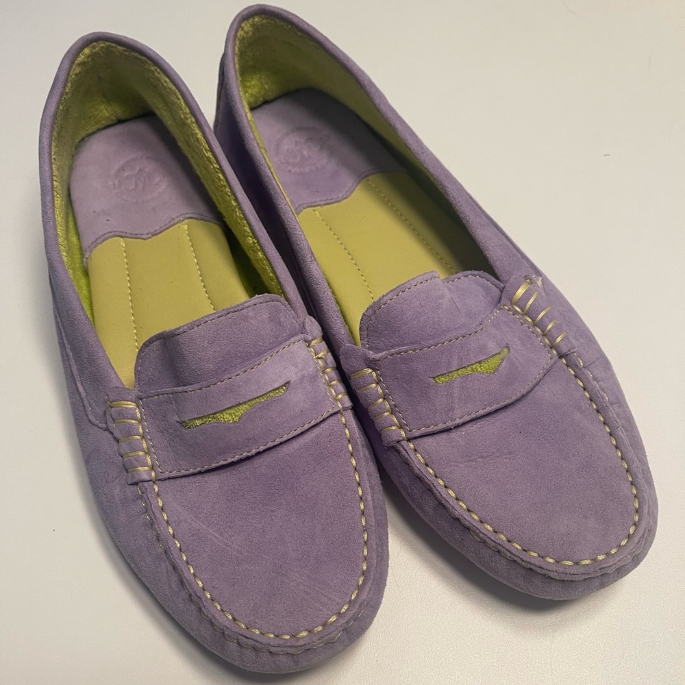 Gorgeous soft lilac suede loafers